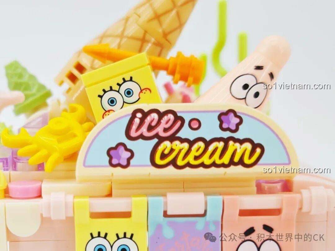 Biển hiệu 'Ice Cream' nổi bật trên nóc xe, với hình ảnh SpongeBob và Patrick của SEMBO 612218.
