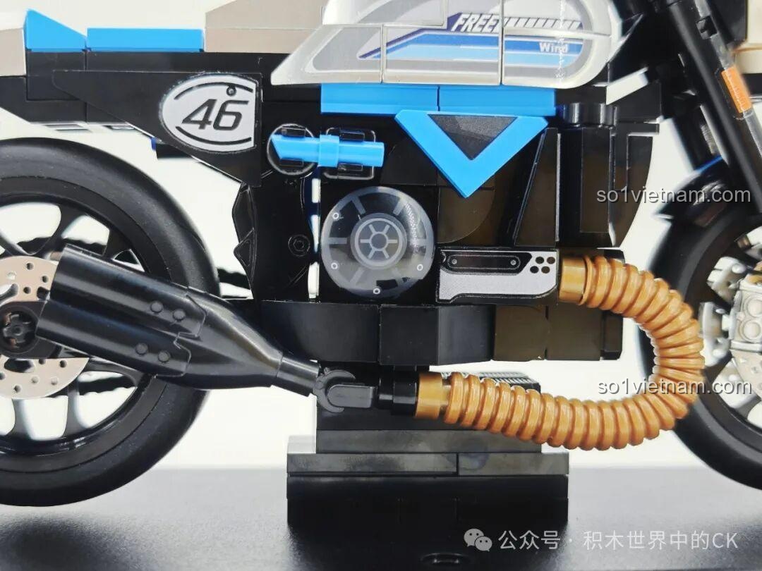 Chi tiết ống xả đặc biệt của mô hình xe máy lắp ráp Sembo 714536 Ducati Freedom 800 Blue Mountain Coffee, thiết kế 