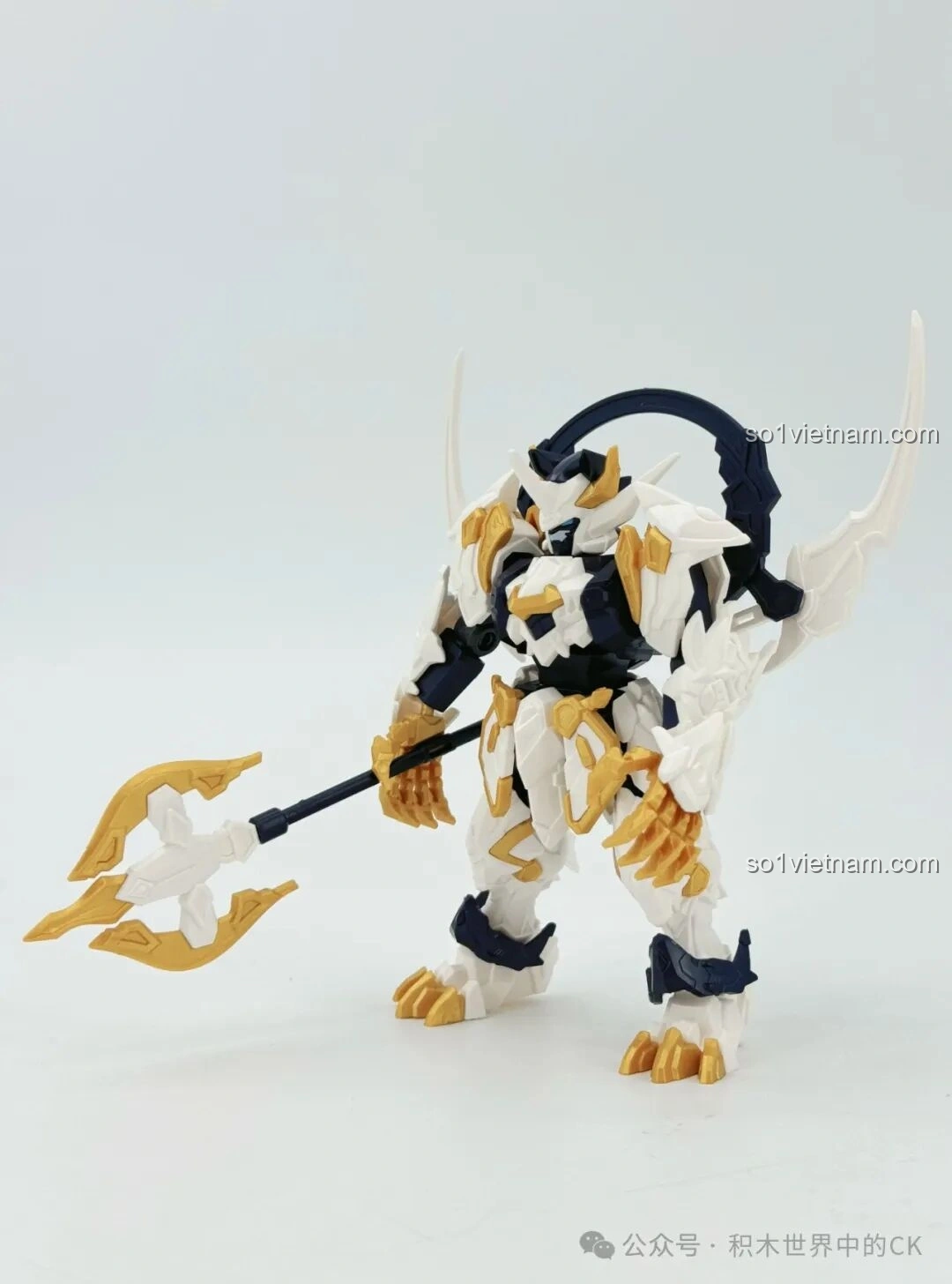 Mô hình robot SEMBO 900002 Bạch Hổ nhìn nghiêng trái, thể hiện chi tiết giáp và vũ khí.