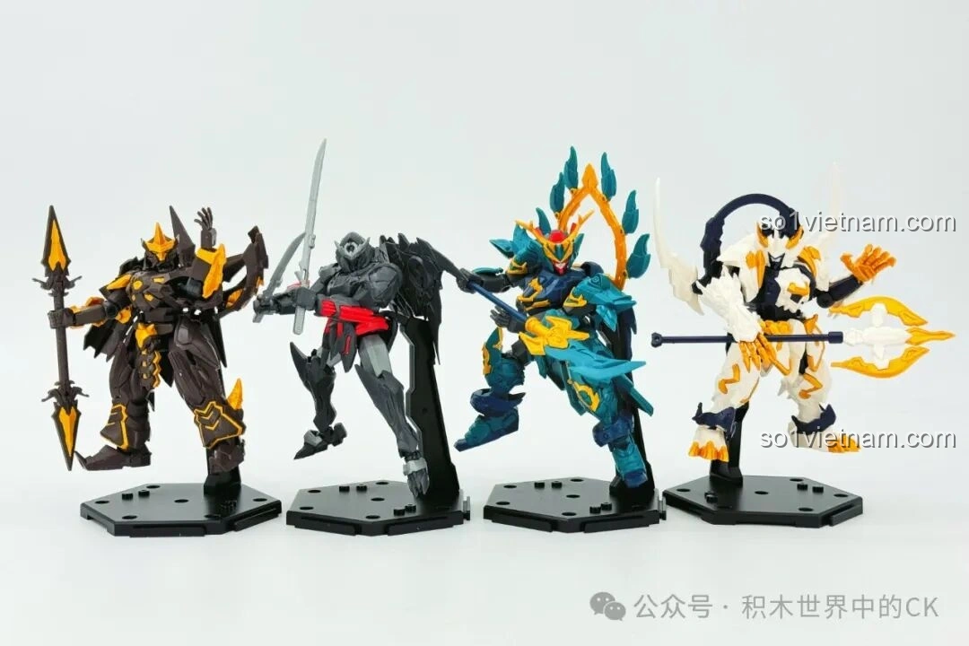 Bốn mô hình robot SEMBO Tàng Đạo Nguyên Linh Chiến Kỷ (Bạch Hổ, Thanh Long, Trọc Ảnh, Chiêm Minh) tạo dáng chiến đấu.