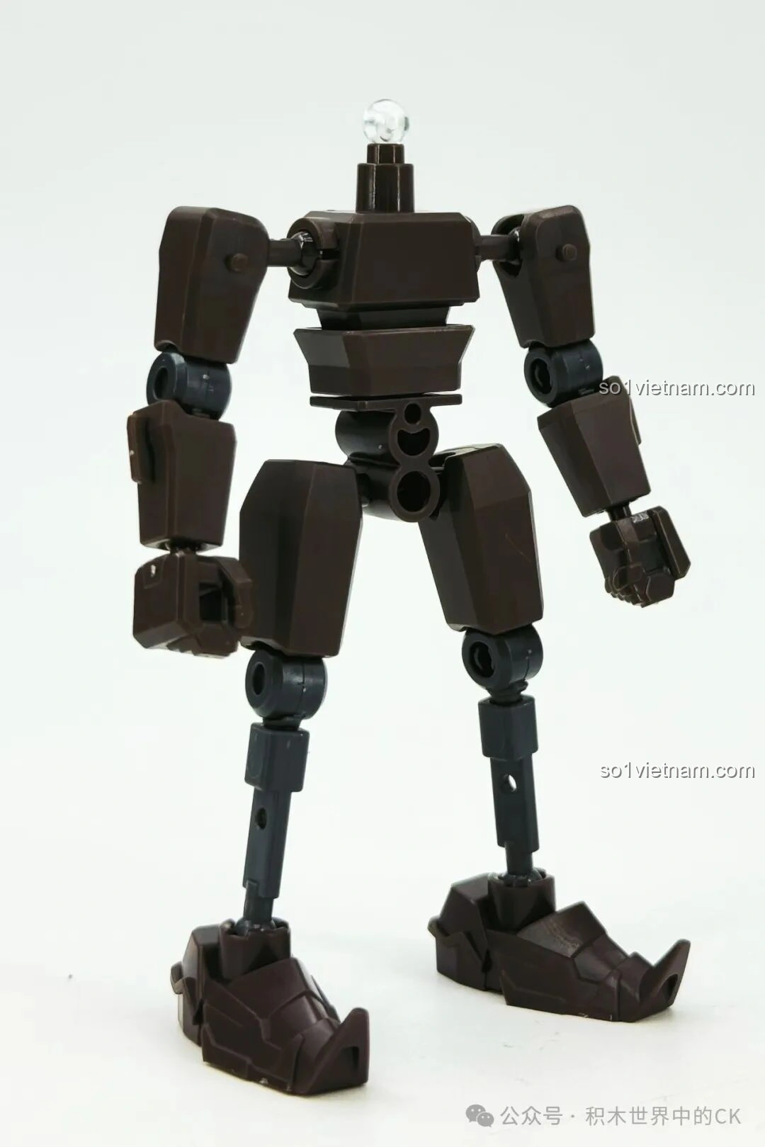 Mô hình khung xương robot SEMBO Tàng Đạo Nguyên Linh Chiến Kỷ đã lắp hoàn chỉnh, màu nâu sẫm, sẵn sàng để gắn giáp.