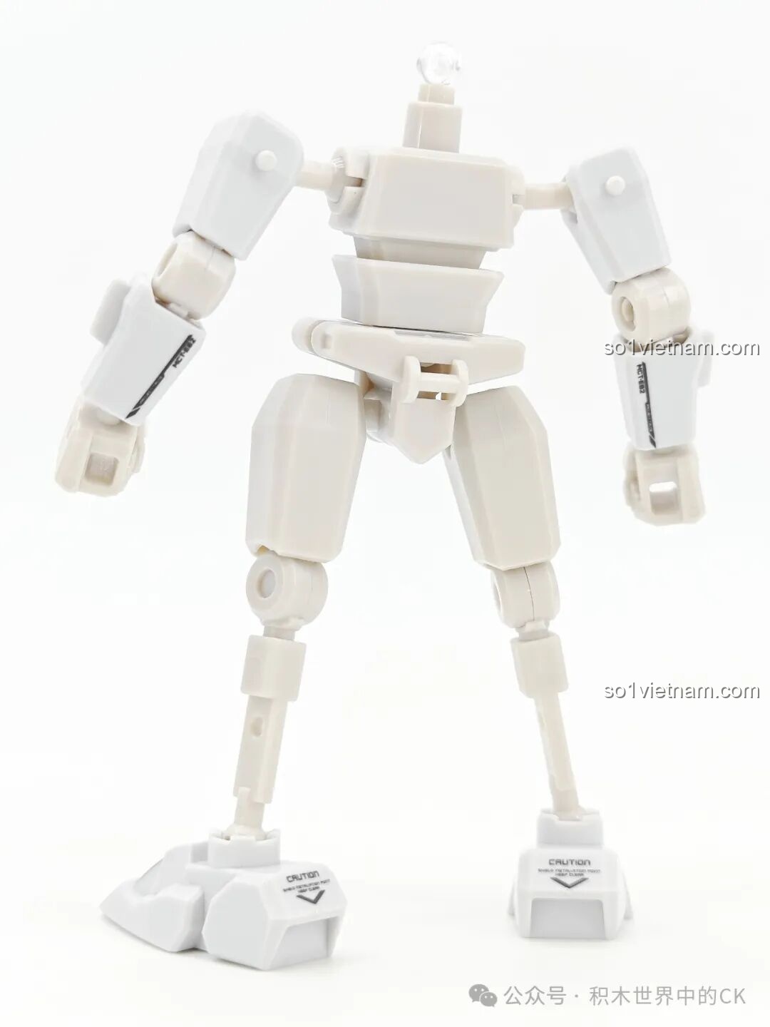 Cận cảnh các khớp nối của robot SEMBO Anh Hùng Tiên Tổ Hiệu Ứng.