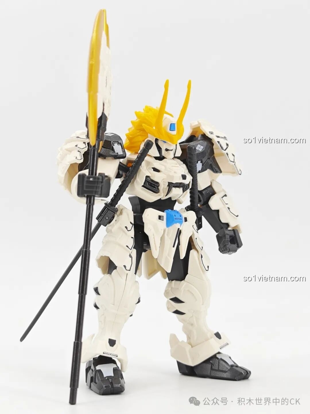 Mặt sau của robot 