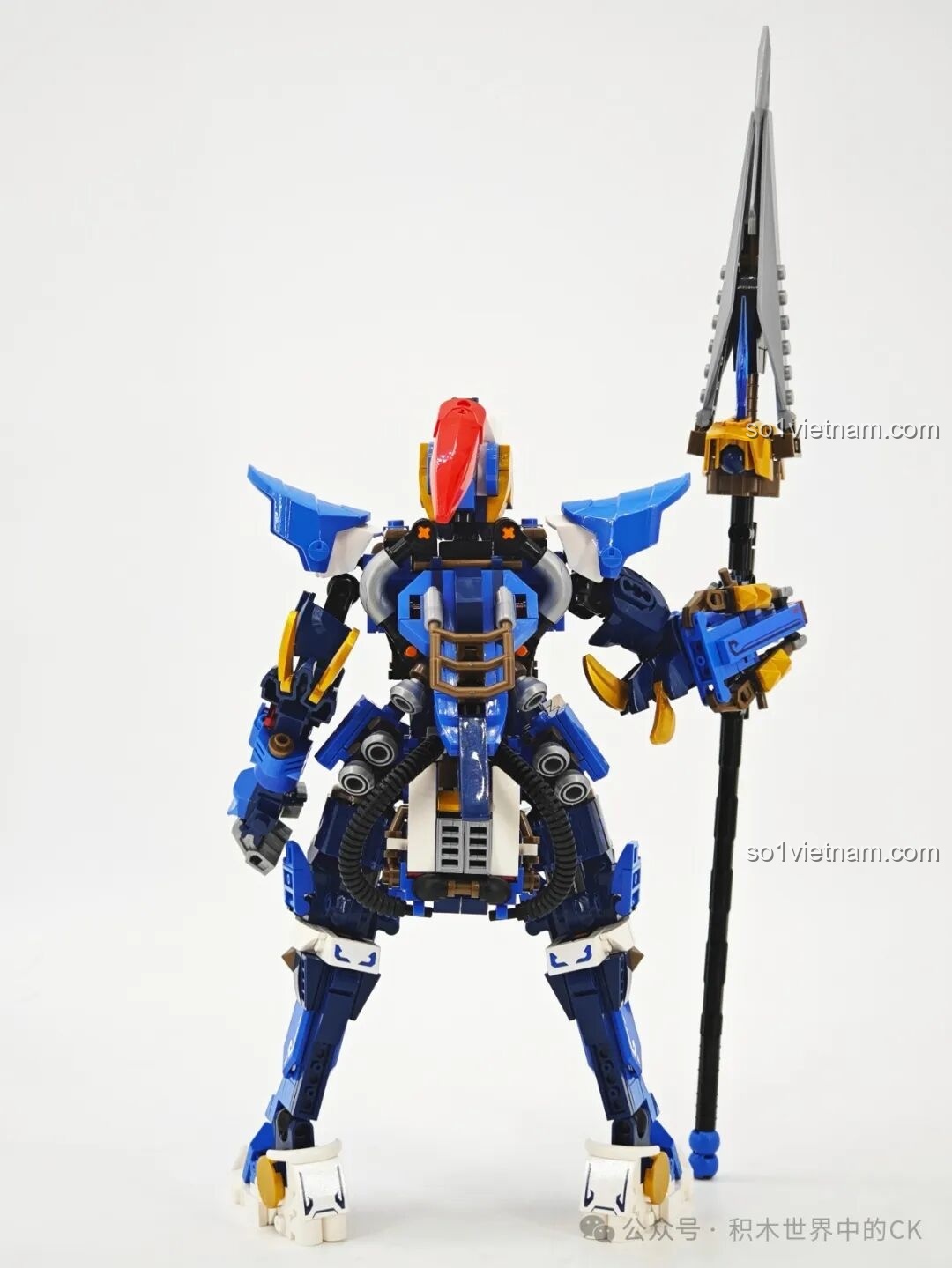 Mô hình Sembo Block 103394 Robot Triệu Vân từ góc nhìn chính diện phía sau, cân đối.