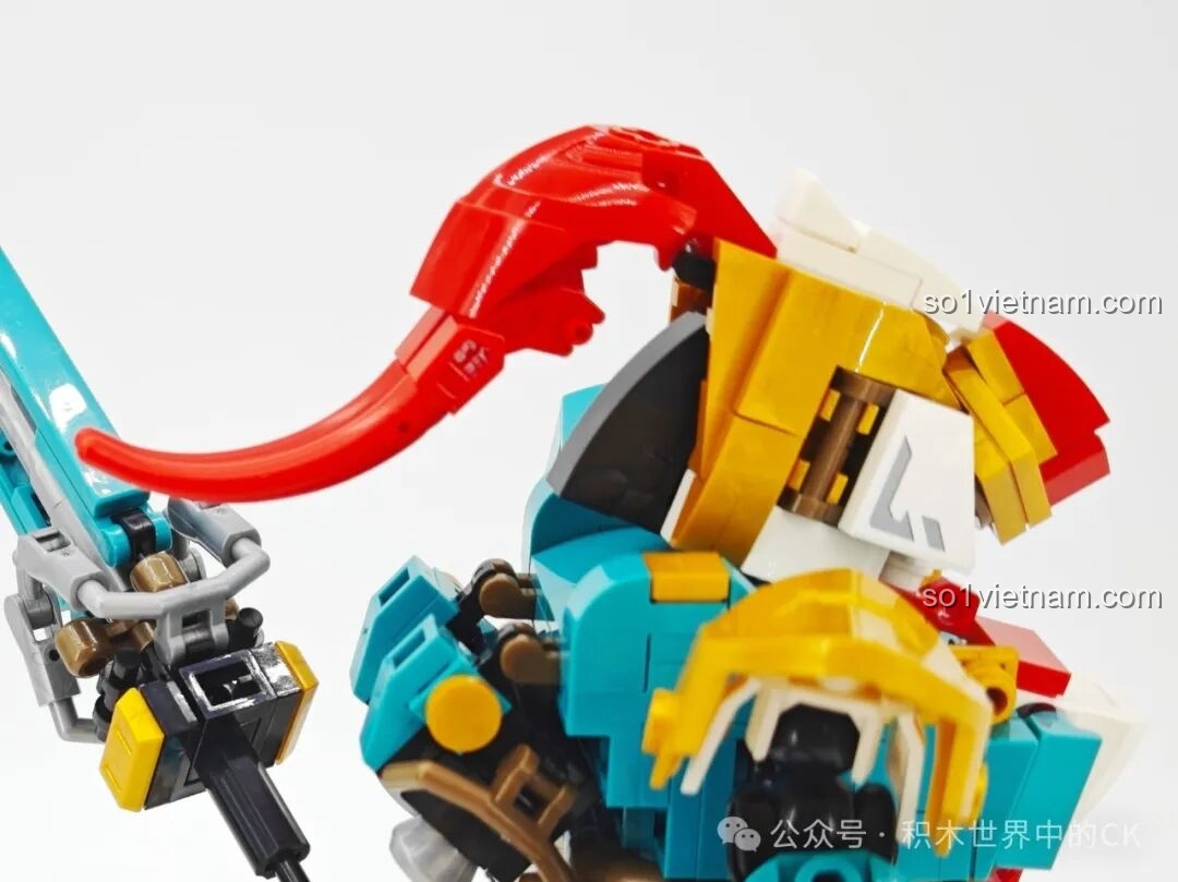 Buồng lái của Sembo Block 103395 Robot Mã Siêu với minifigure bên trong, tương tác thú vị.