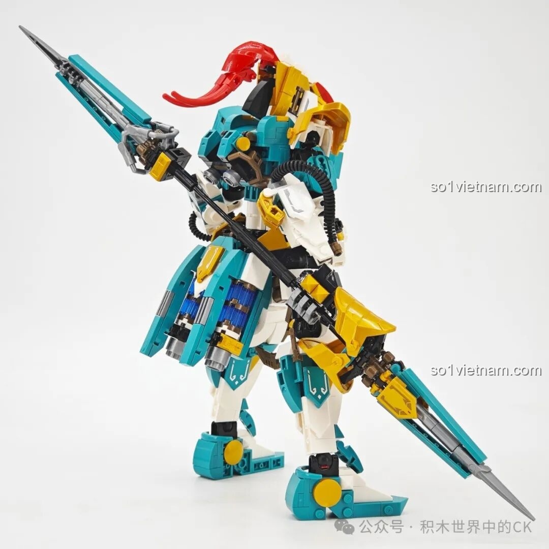 Cận cảnh phần đầu của Sembo Block 103395 Robot Mã Siêu từ góc nghiêng, chi tiết mũ giáp.