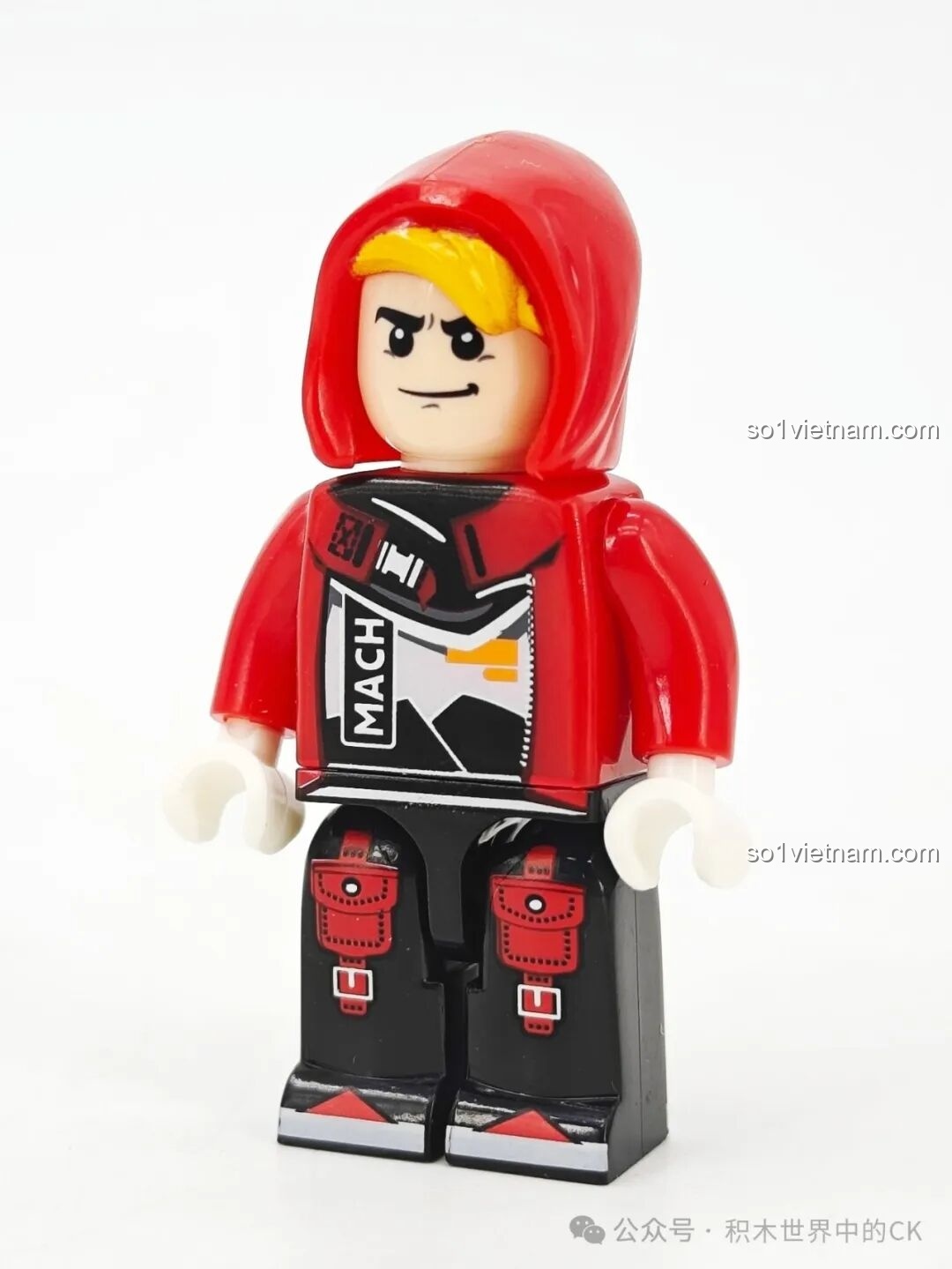 Mô hình Sembo Block 103395 Robot Mã Siêu tạo dáng chiến đấu, mạnh mẽ và uyển chuyển.