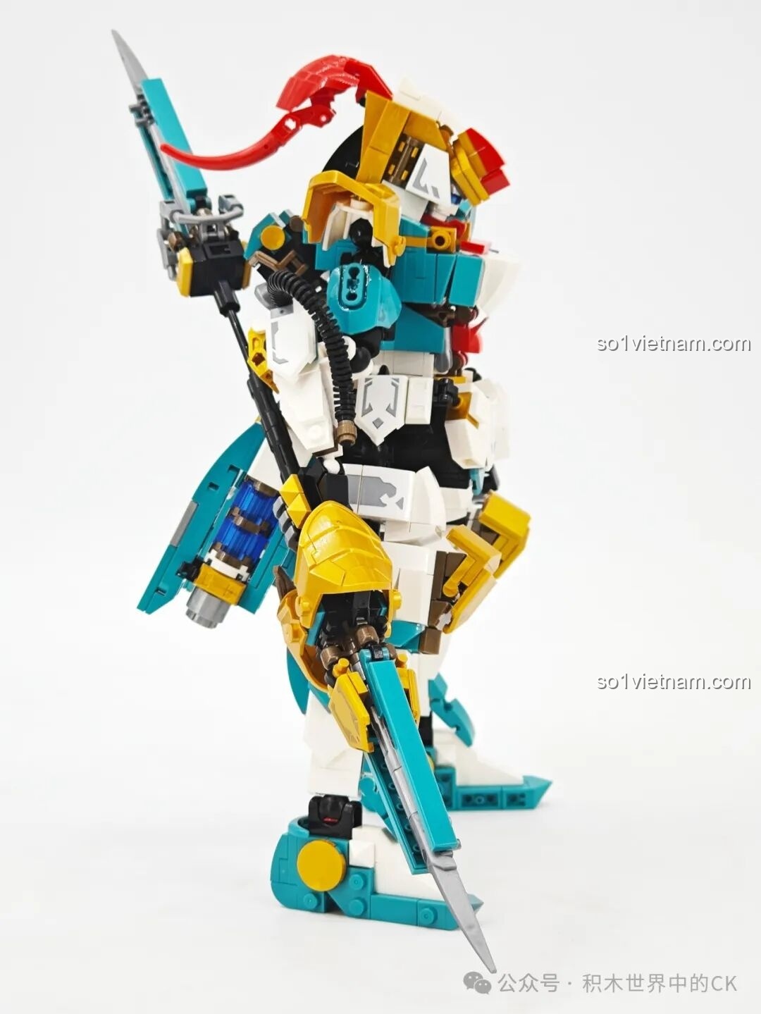 Mô hình Sembo Block 103395 Robot Mã Siêu từ góc nhìn chính diện phía sau, cân đối.