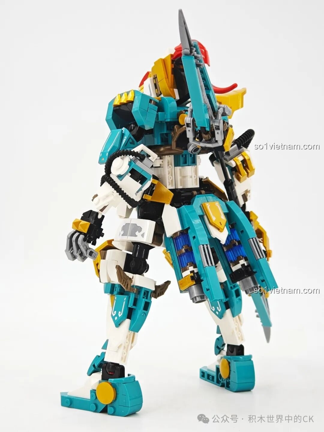 Mô hình Sembo Block 103395 Robot Mã Siêu từ góc nhìn nghiêng phía sau, chi tiết giáp chân.