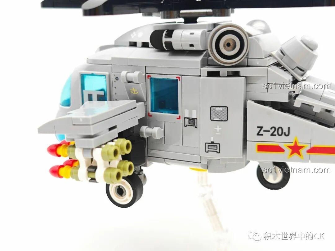 Mô hình đồ chơi lắp ráp Sembo Block Trực thăng Trực-20 202218 với phần thân tách rời.