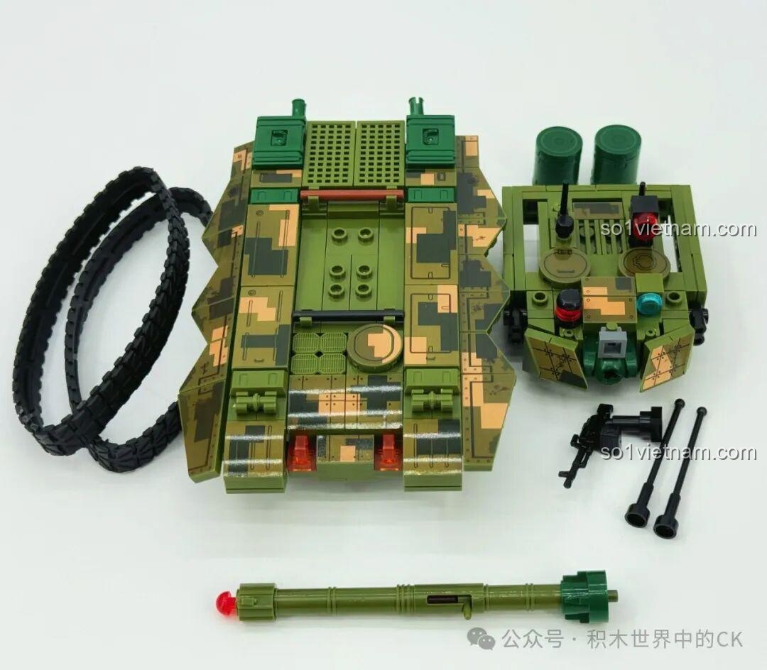 Góc nhìn bên cạnh của xe tăng ZTZ-99A Sembo Block đã hoàn chỉnh, thể hiện chiều dài và các chi tiết bên hông.