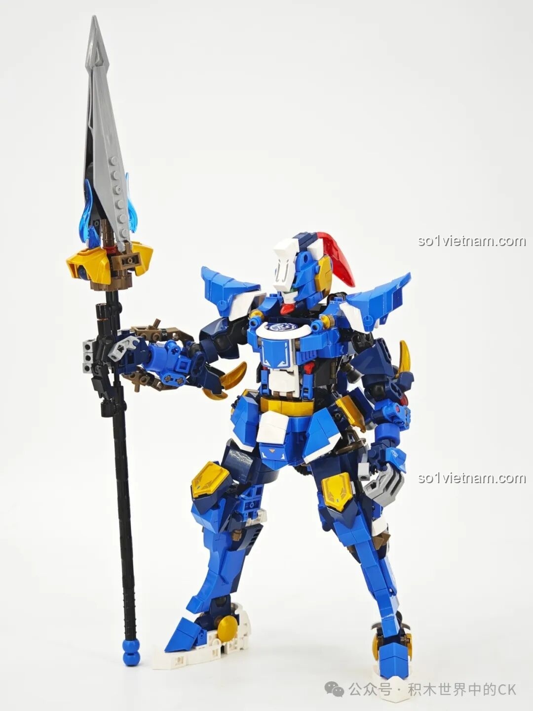 Robot Triệu Vân 103394 trong tư thế chiến đấu linh hoạt, thể hiện khả năng tạo dáng đa dạng của mô hình mecha.