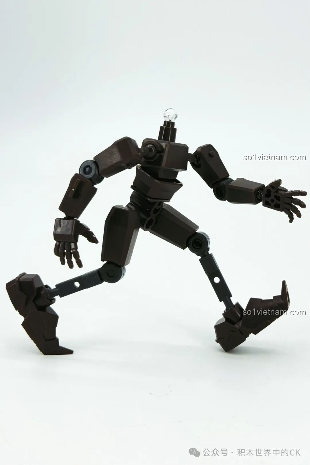 Bộ khung xương robot Sembo Nguyên Linh Chiến Kỷ trong tư thế chạy, minh họa khả năng tạo dáng động, dùng cho Thanh Long 900003.