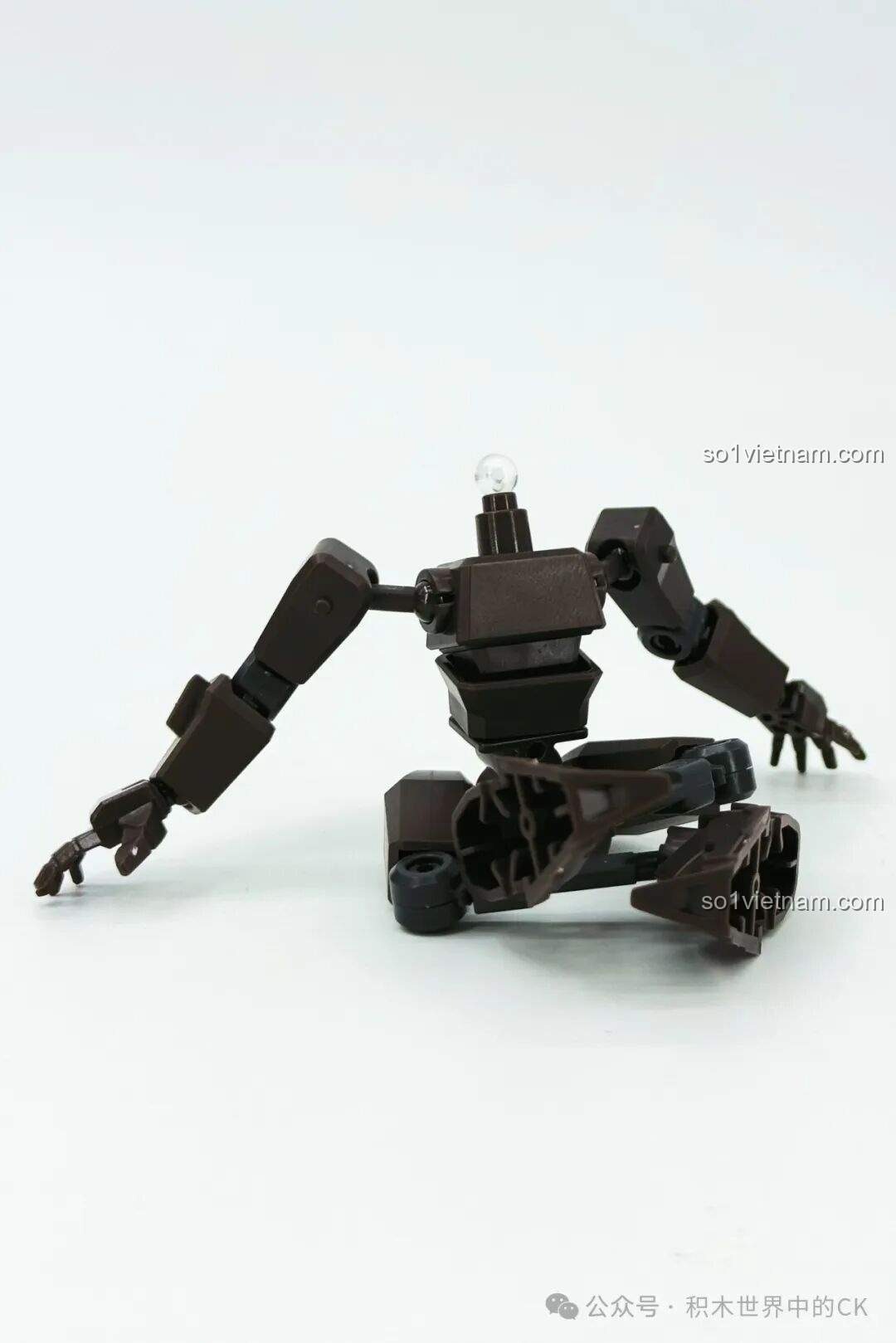 Bộ khung xương robot Sembo Nguyên Linh Chiến Kỷ trong tư thế nằm dài, thể hiện biên độ cử động rộng, dùng cho Thanh Long 900003.