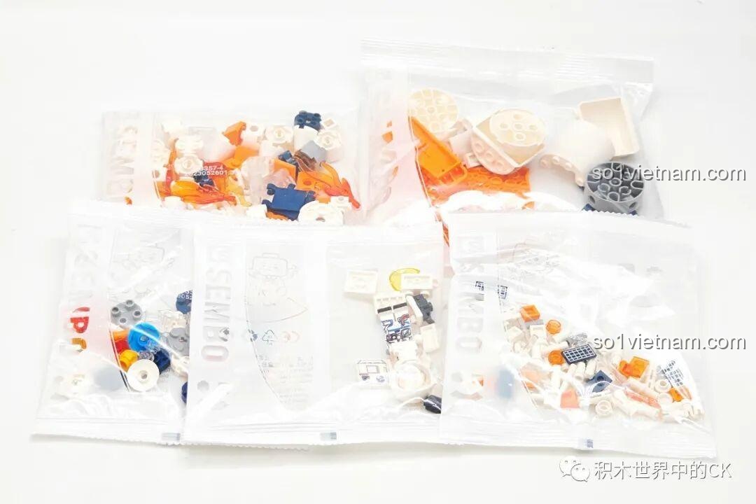 Mô hình tên lửa Trường Chinh 7 của SEMBO trên đế trưng bày, thể hiện sự cân đối và chi tiết của bộ lắp ghép.