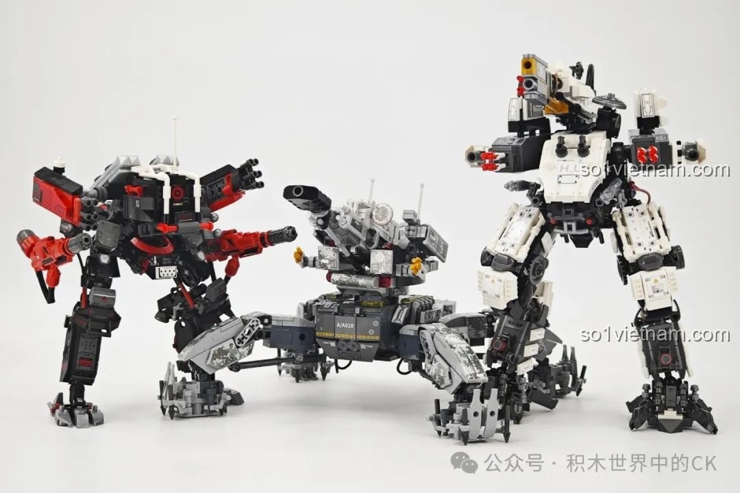 Ba mô hình robot lắp ráp SEMBO, bao gồm