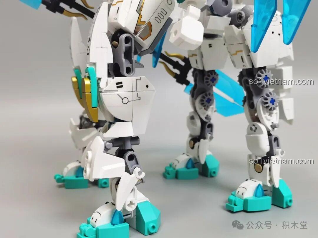 Chi tiết móng vuốt của Sluban M38-B1059 Bạch Long Mã, thiết kế sắc sảo, tạo cảm giác mạnh mẽ.