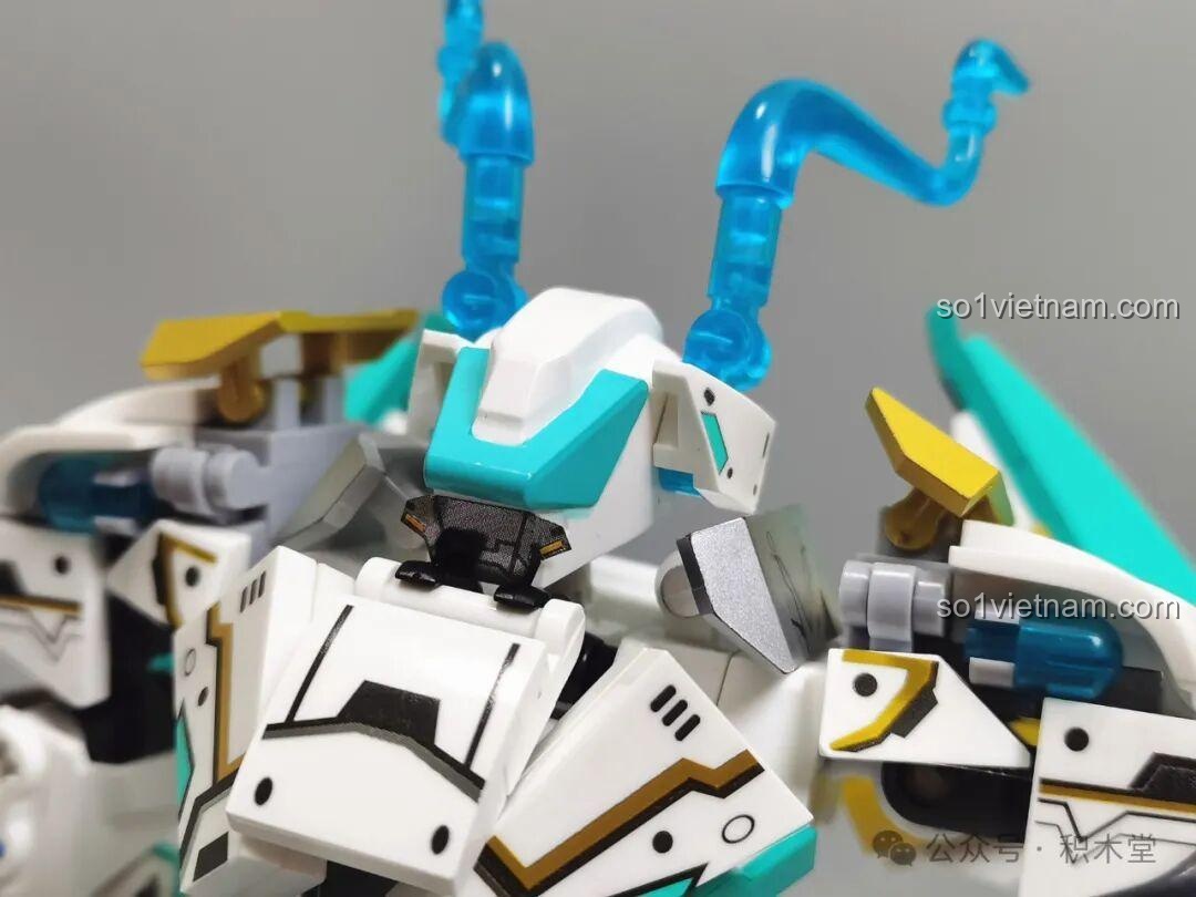 Robot Rồng Ngọc Sluban M38-B1059 từ góc nhìn dưới lên, khớp nối linh hoạt, đồ chơi mô hình cho bé trai giá tốt