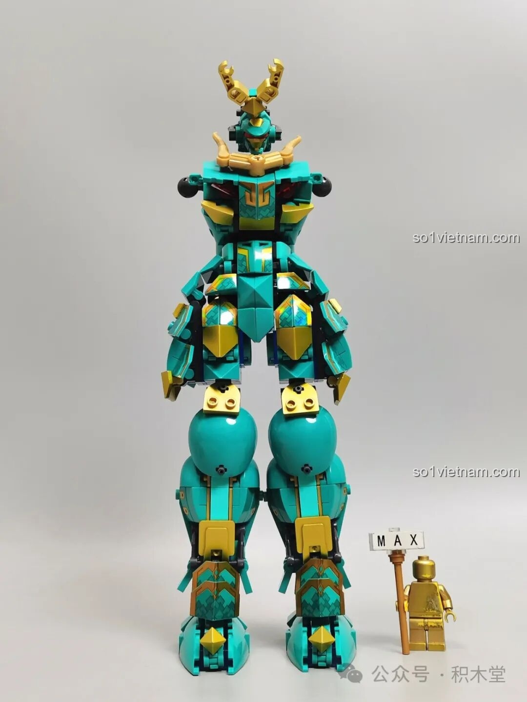 Thanh Long Cơ Giáp M38-B1235 của Sluban đang đứng thẳng, chưa có tay và vũ khí. Thanh Long Cơ Giáp Thiên Vương Giả Sơn Hải Kinh 1235 giá tốt.