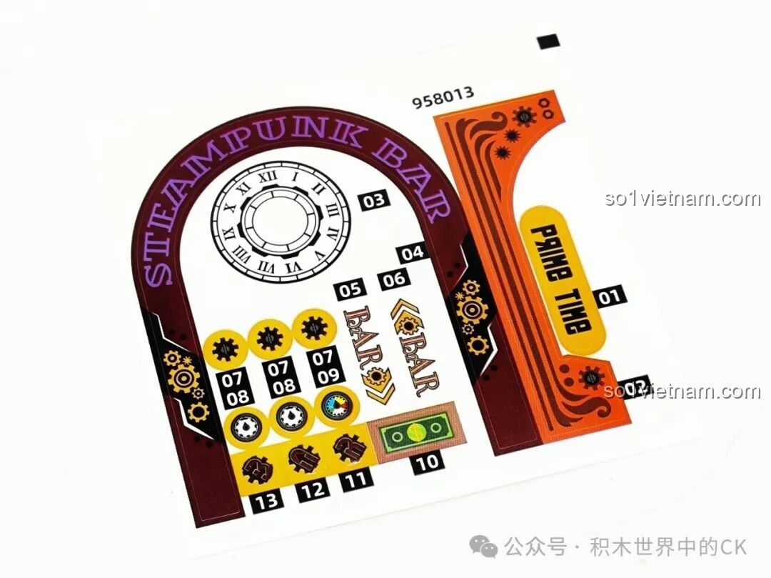 Tờ sticker đi kèm bộ ZHEGAO 958013 với các họa tiết đặc trưng của phong cách Steampunk như đồng hồ, biển hiệu.