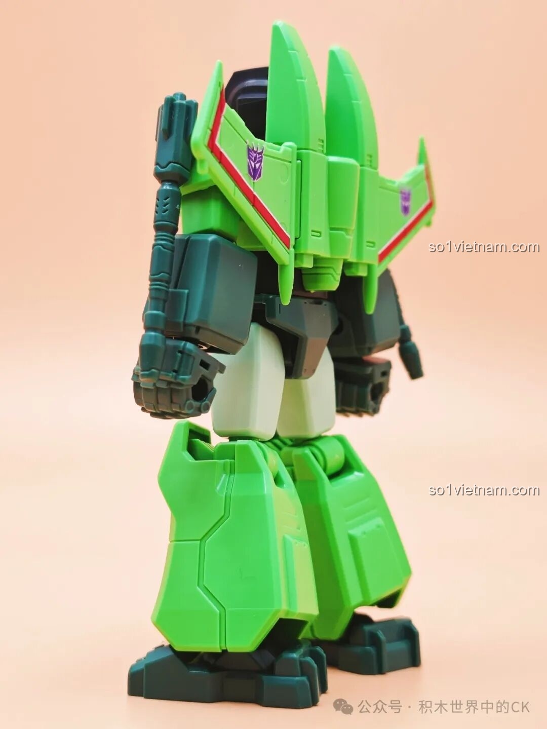 Sulfuric Rain phiên bản ẩn của Transformers Shining Version với tông màu xanh lá cây