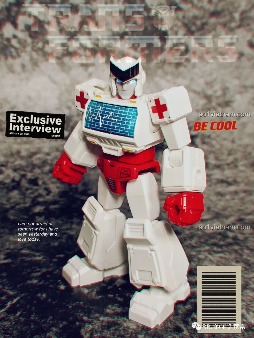 Figure Ratchet BLOKEES 71100 được tạo dáng ngầu như đang trên bìa tạp chí, thể hiện sự chắc chắn của các khớp nối và vẻ đẹp của mô hình.