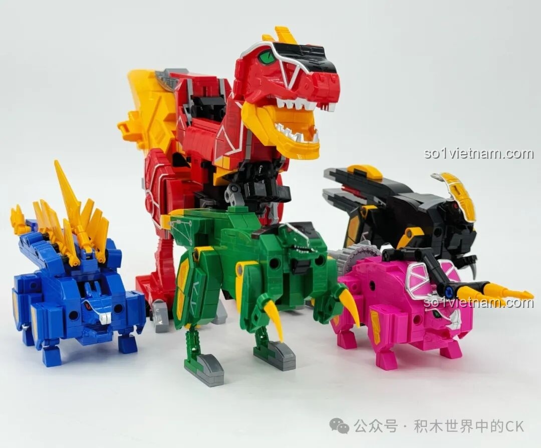 Robot hợp thể và các chiến binh khủng long Keeppley Siêu Chiến Đội Thú Điện ở góc nhìn phía trước, làm nổi bật vẻ dũng mãnh và sức mạnh tổng hợp của bộ robot khủng long.