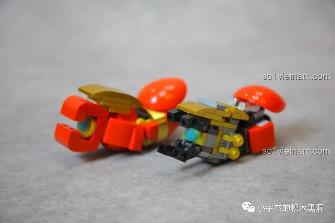 Hai cánh tay của Robot Kỳ Lân Sắt ZHEGAO GZ8008 đã hoàn thiện, cũng với thiết kế nửa giáp nửa cơ khí.