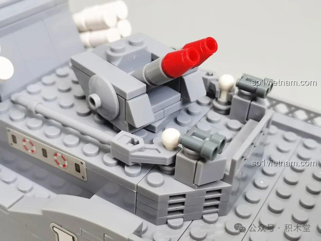 Mô hình tàu khu trục JIQILE 42046 nhìn từ bên cạnh