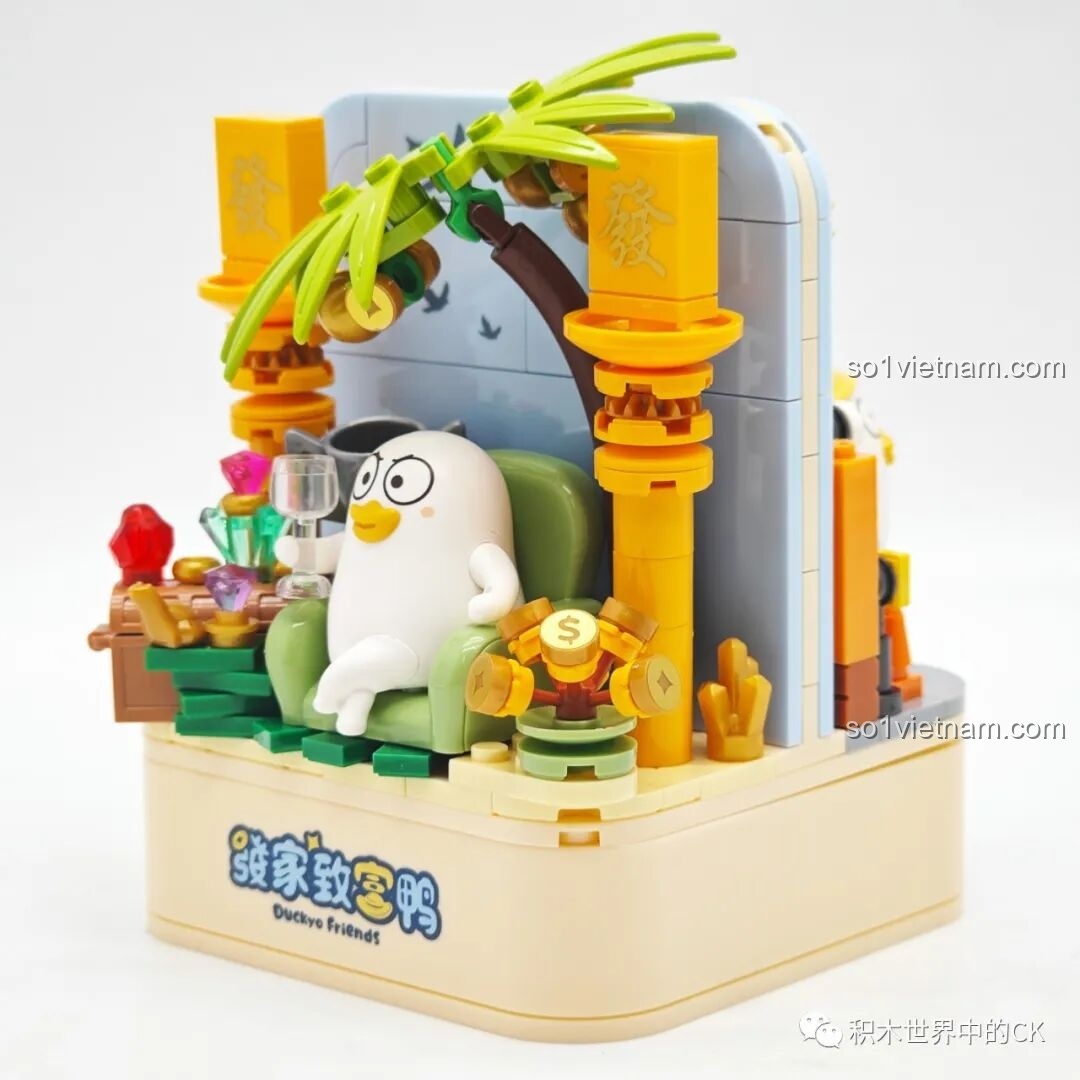 Góc nhìn từ trên cao cho thấy thiết kế hai mặt đối lập của bộ Sembo 612016, một bên công trường, một bên nghỉ dưỡng.