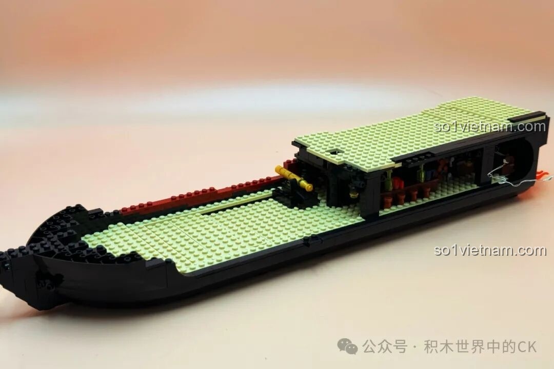 Tiếp tục lắp ráp phần thân dưới của Thuyền Cướp Biển Phantom Queen ZHEGAO 653001