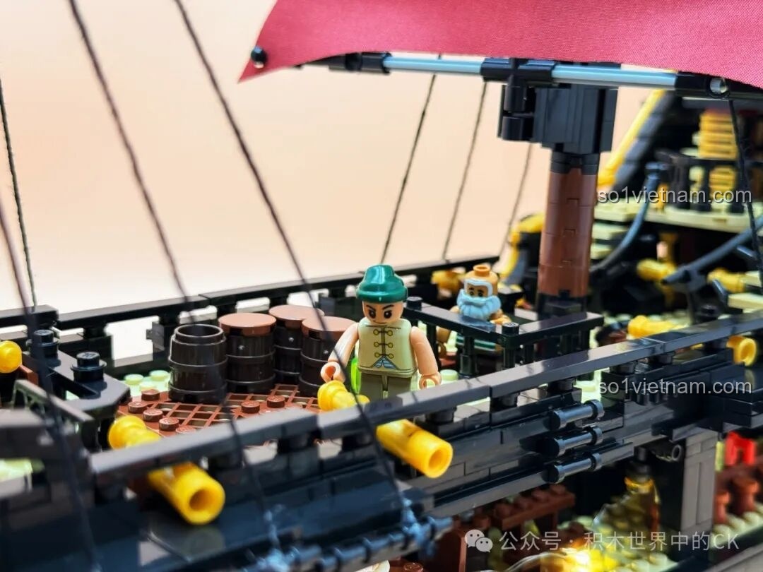 Nhân vật minifigure thuyền trưởng của Thuyền Cướp Biển Phantom Queen ZHEGAO 653001