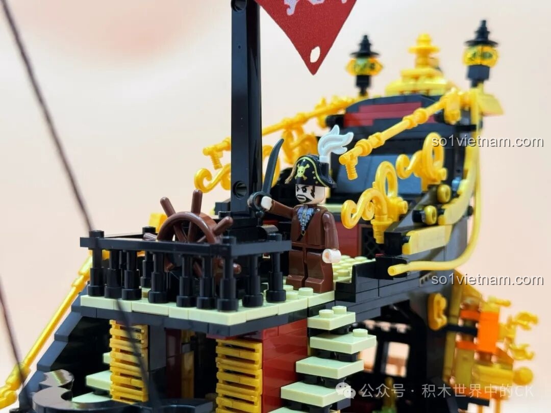 Mô hình Thuyền Cướp Biển Phantom Queen ZHEGAO 653001 với đèn LED bật sáng