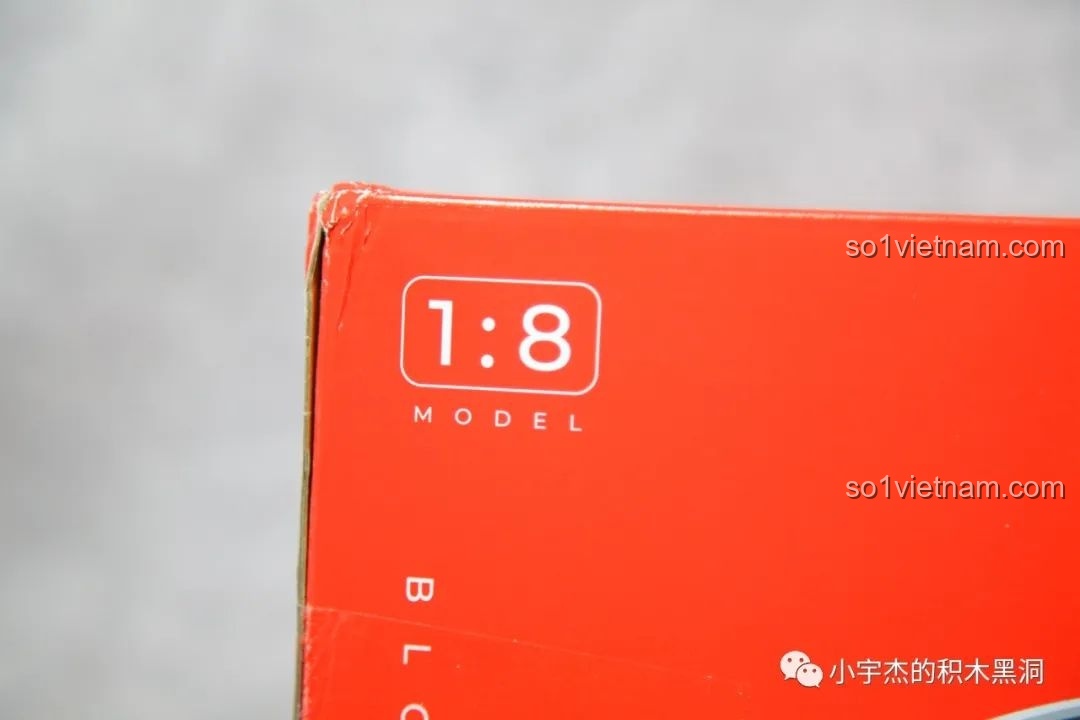 Thông tin tỉ lệ 1:8 trên hộp bộ lắp ráp Porsche 963 GULY