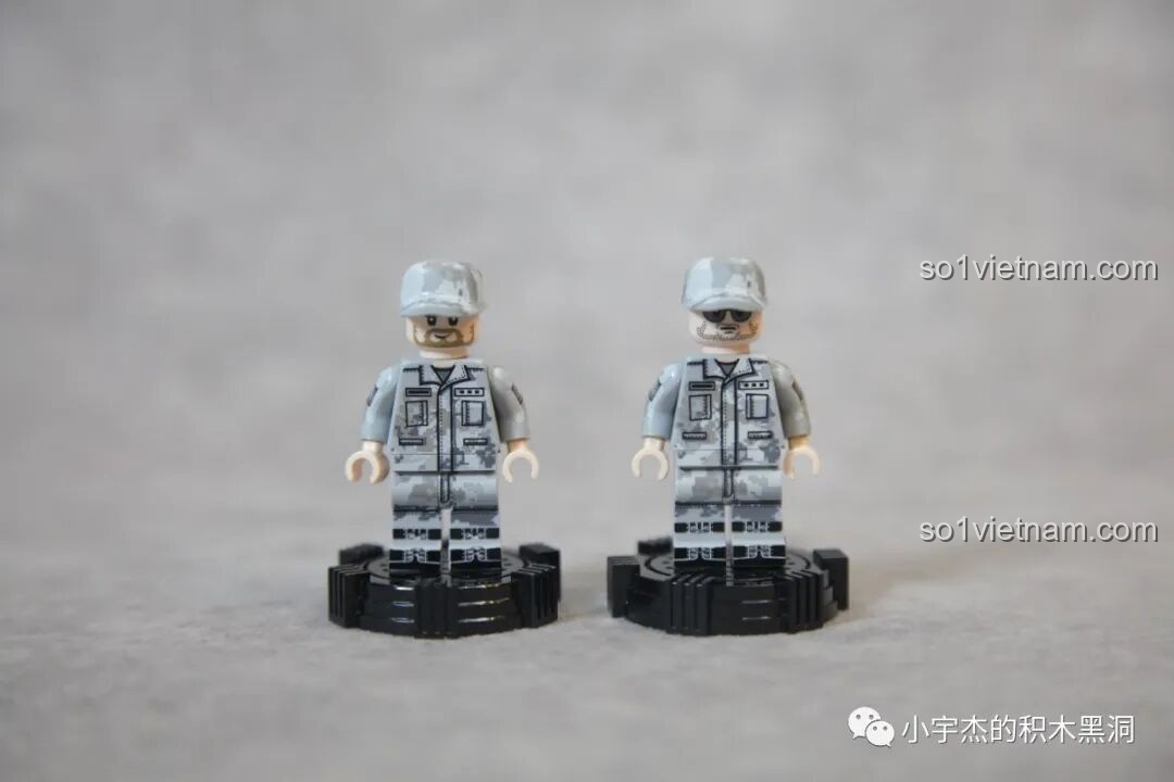 Tổng hợp 4 mô hình Xe Di Động Căn Cứ Mặt Trăng, Xe Vận Tải Mặt Trăng, Robot Khung Cửa, Máy Bay Không Người Lái Kẻ Cướp.