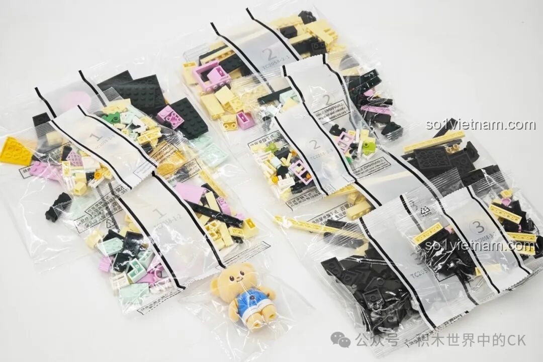Các túi mảnh ghép mini block được phân loại trong bộ lắp ráp Ngôi nhà Bơ Gấu TOP TOY TC2058.