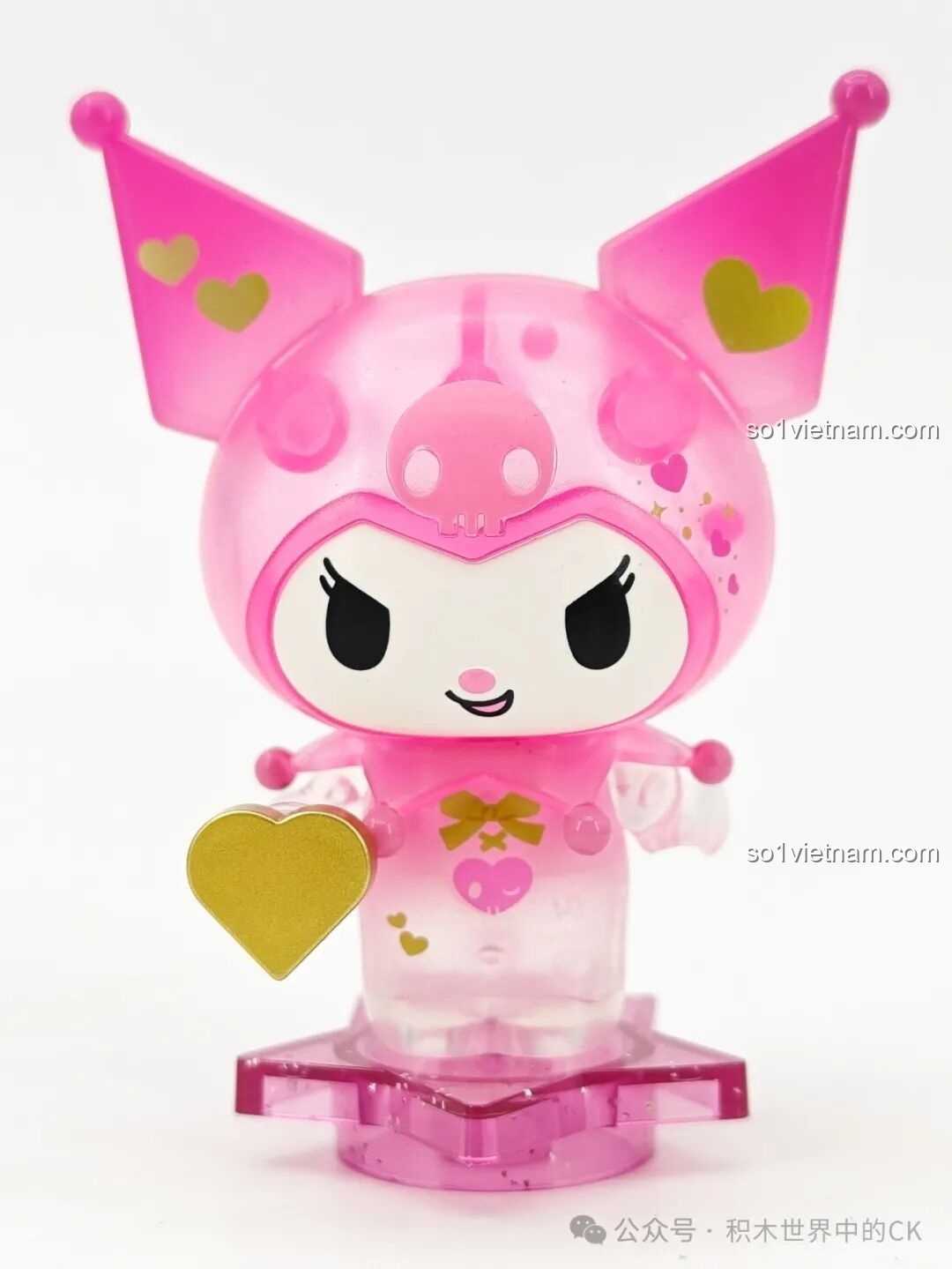 Cận cảnh hai bên của mô hình Kuromi tím hoàn thiện