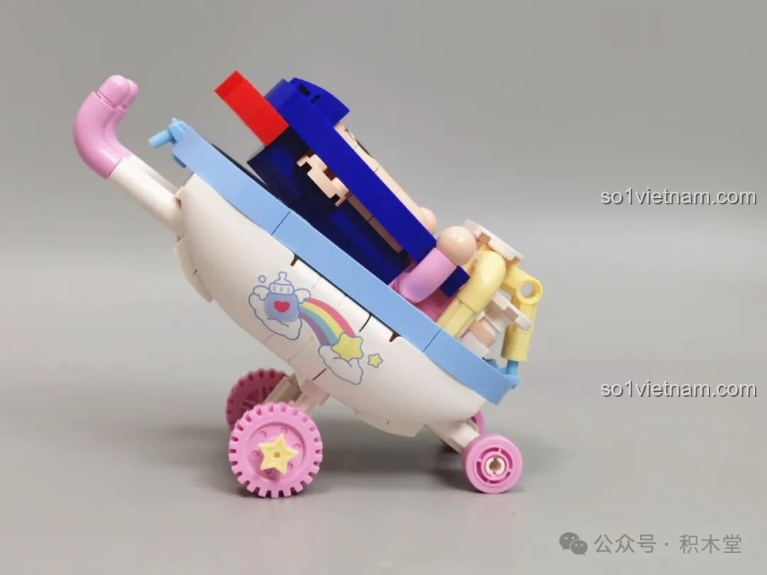 So sánh kích thước xe đẩy em bé Pop子 và Pipi美 TOP TOY.