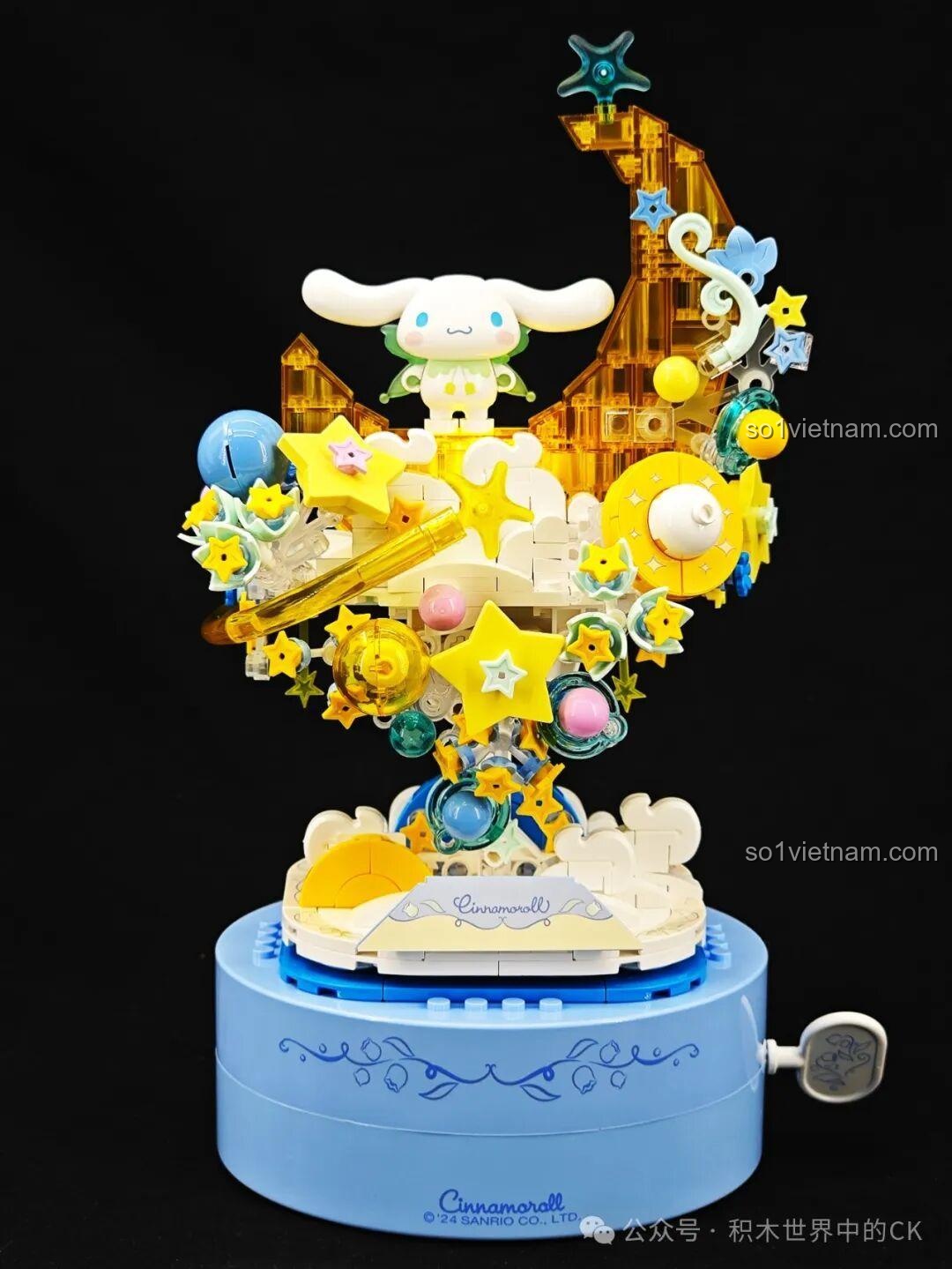 Các mảnh ghép màu vàng trong bộ lắp ráp TOP TOY Sanrio Secret Garden Cinnamoroll