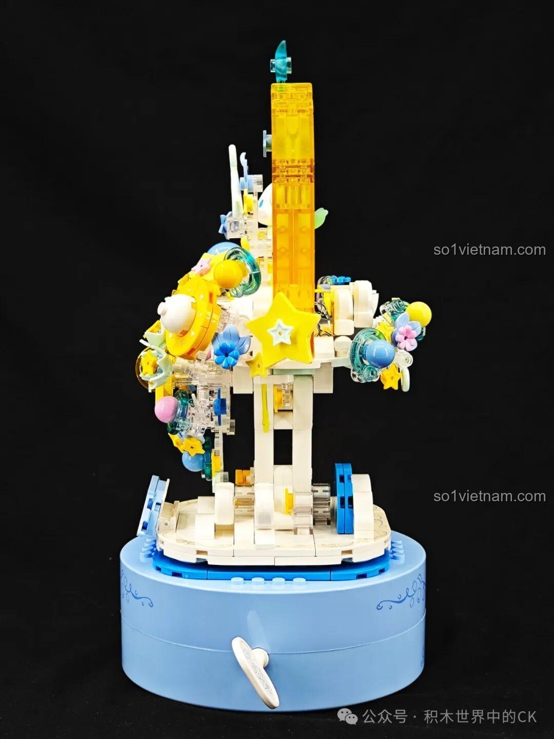 Chi tiết phần đế hộp nhạc của bộ lắp ráp TOP TOY Sanrio Secret Garden Cinnamoroll