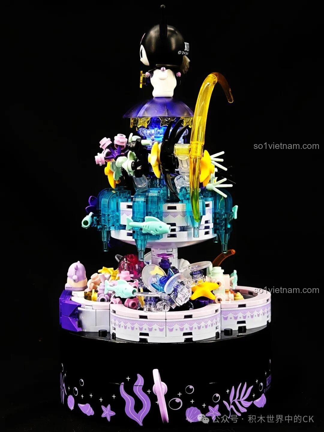 Chi tiết phần đế hộp nhạc của bộ lắp ráp TOP TOY Sanrio Secret Garden Kuromi