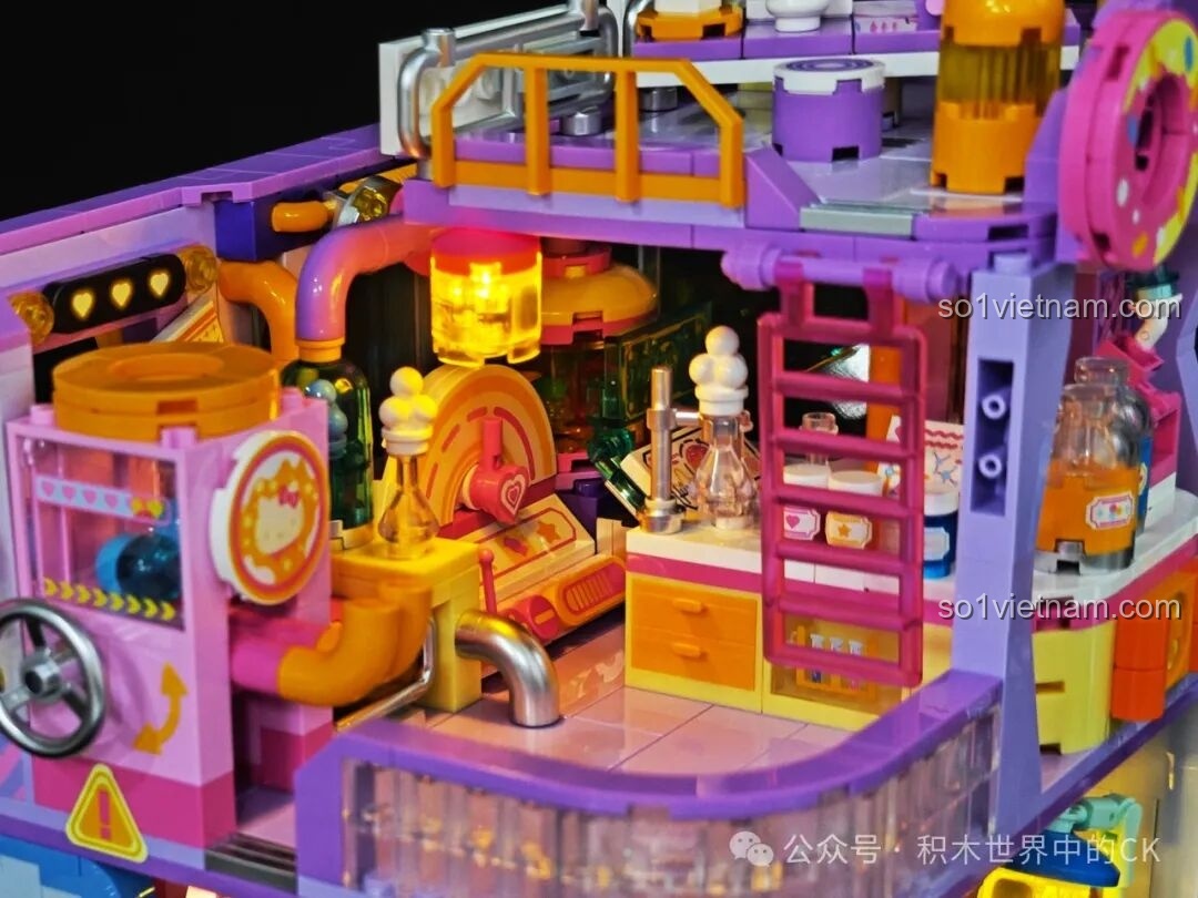 Chi tiết máy làm bánh quy trái tim trong mô hình TOP TOY TC2069