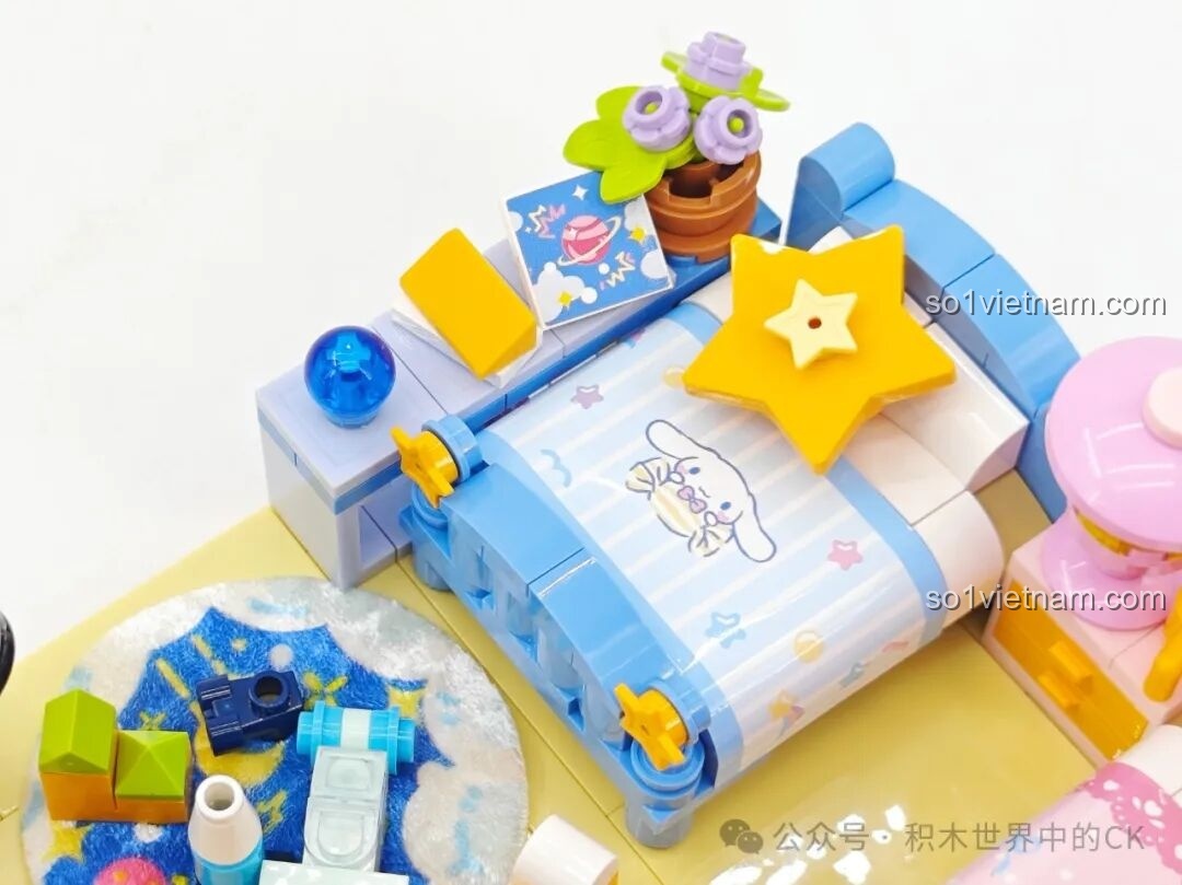 Chi tiết ống dẫn và máy móc trong mô hình TOP TOY TC2069