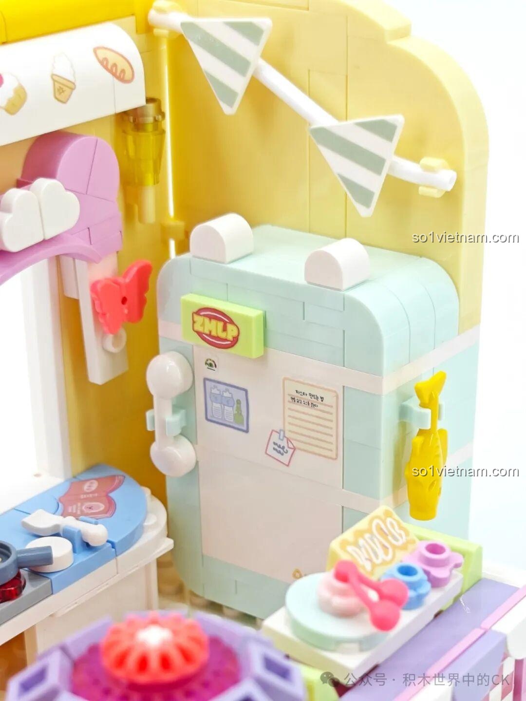 Hai mô hình ZANMANG LOOPY Nhà bếp và Spa đặt cạnh nhau