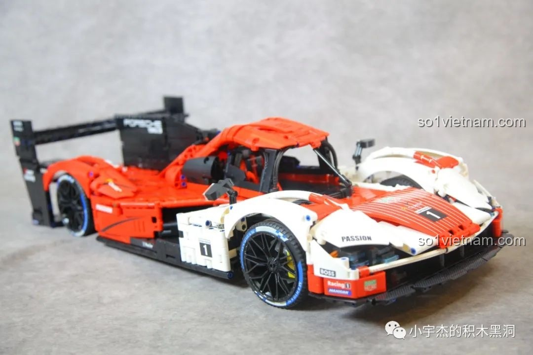 Nhìn từ trên xuống bộ lắp ráp Porsche 963 GULY