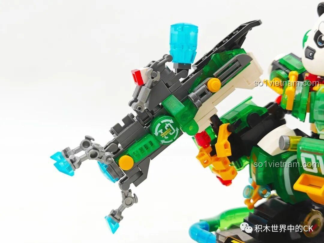 Chi tiết phần lưng của ZHEGAO 662011 Robot Gấu Trúc Phúc Bảo Hào, với các chi tiết giáp và ký hiệu 