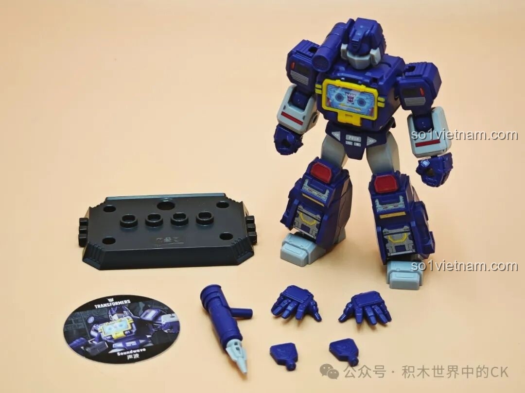 Bumblebee ở dạng robot, nhìn từ phía sau