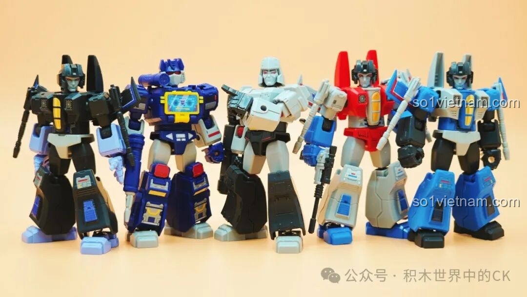 Cận cảnh chi tiết mặt sau của Scavenger ở dạng robot