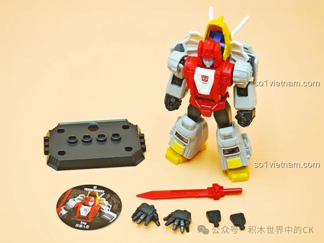 Nhân vật Scavenger ở dạng robot trong bộ Transformers 71103