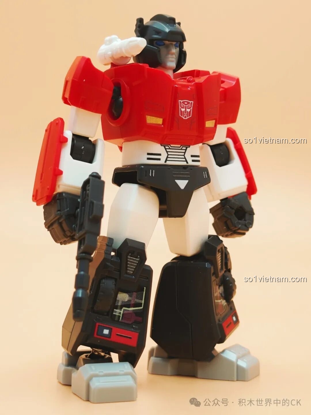 Sideswipe cùng đầy đủ phụ kiện đi kèm